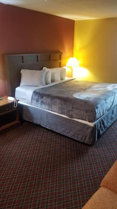 Hotel 2 Queen Beds Hotel Room 229 Wi-Fi Hot Tub Booking Stillwater Exterior photo